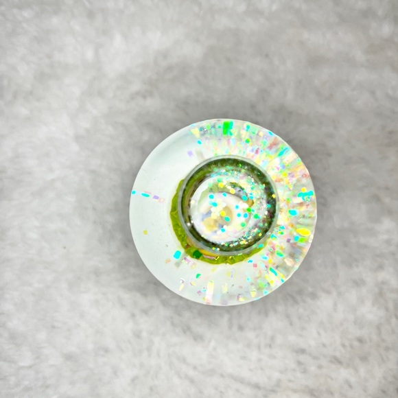 Disney Winnie The Pooh Mini Snow Globe Honey Pot. Great Condition! - Picture 7 of 9